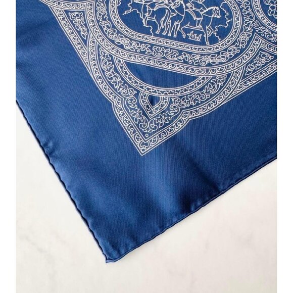 NWOT Hermes blue white qalamdan details pattern scarf 87 cm - Picture 5 of 5